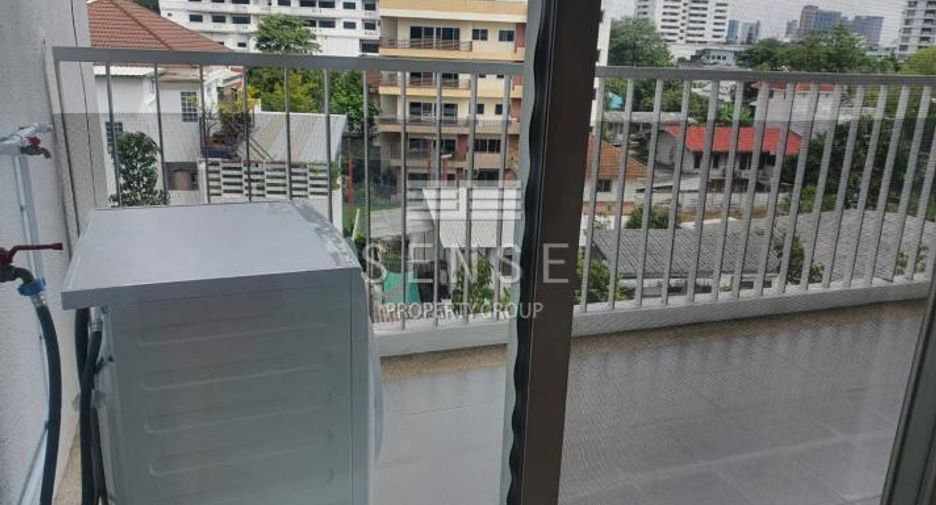Condo en alquiler de 4 habitaciones en Watthana, Bangkok