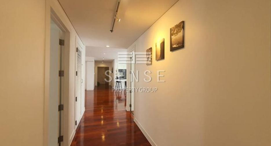 Condo en alquiler de 4 habitaciones en Watthana, Bangkok