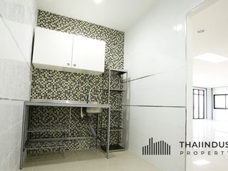 Almacén en alquiler y en venta en Bang Phli, Samut Prakan