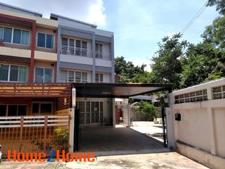 For sale 3 bedrooms townhouse in Don Mueang, Bangkok