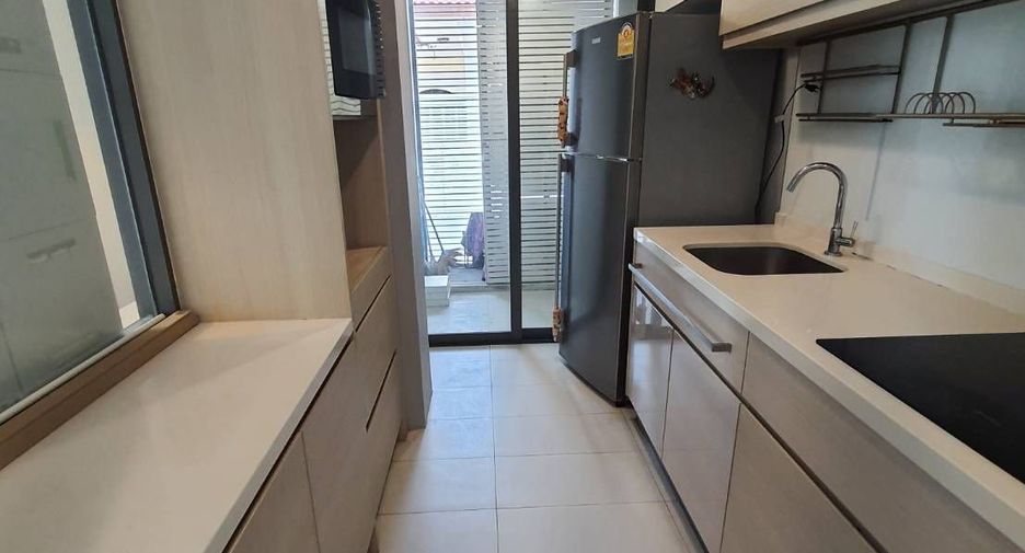 For sale 2 bed condo in Khlong Toei, Bangkok
