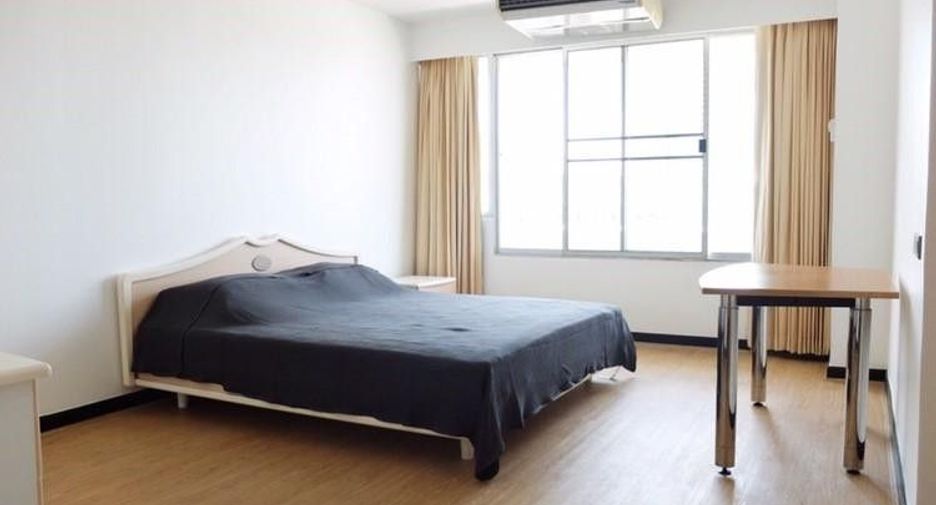 For rent 3 Beds condo in Bang Na, Bangkok