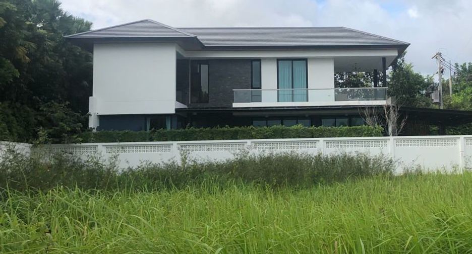For rent and for sale 3 bedrooms villa in Mueang Phuket, Phuket