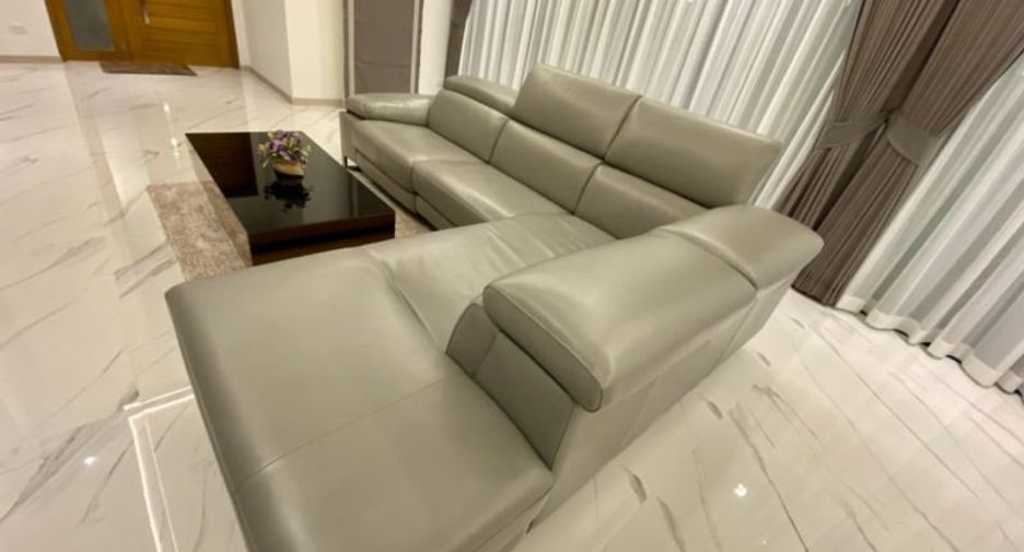 For rent and for sale 3 bedrooms villa in Mueang Phuket, Phuket