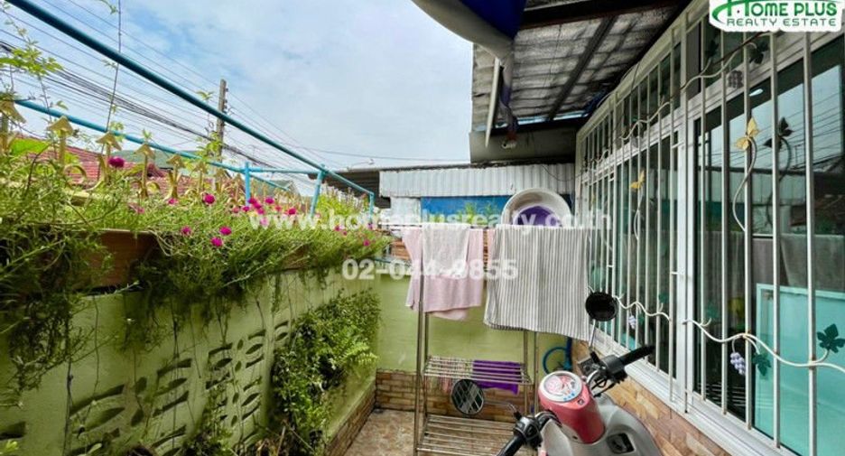 À vendre 2 chambres maison de ville à Bueng Kum, Bangkok