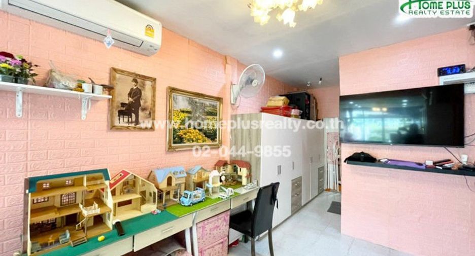 À vendre 2 chambres maison de ville à Bueng Kum, Bangkok