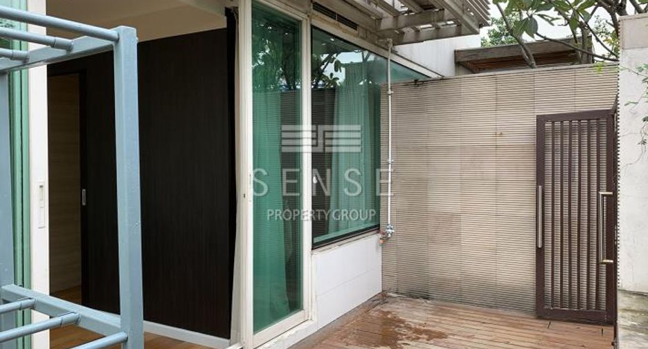 For rent 2 bedrooms condo in Watthana, Bangkok