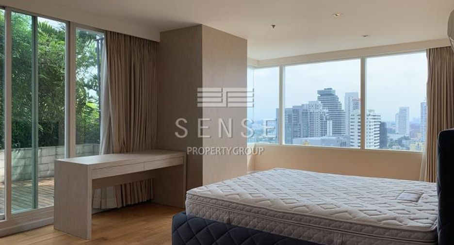 For rent 2 bedrooms condo in Watthana, Bangkok