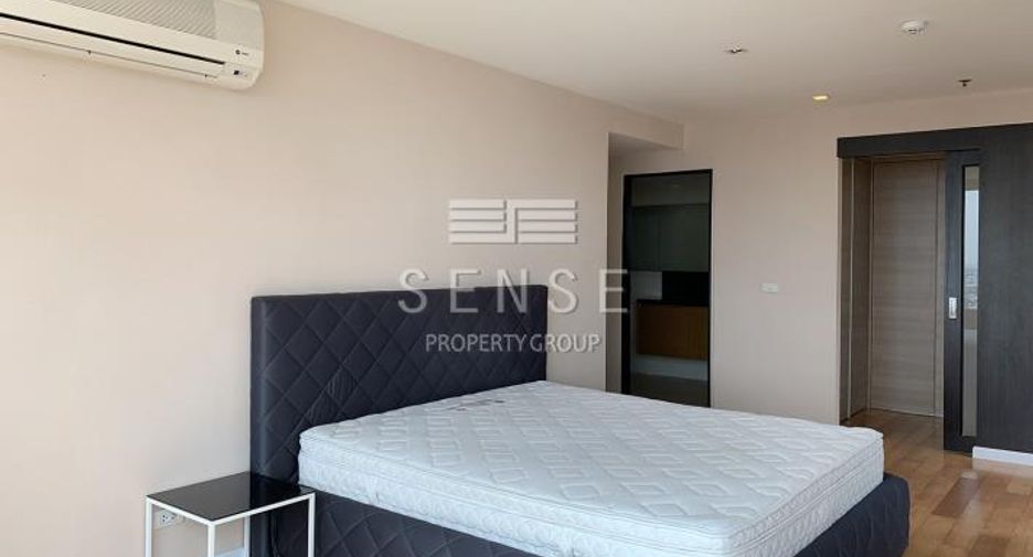 For rent 2 bedrooms condo in Watthana, Bangkok