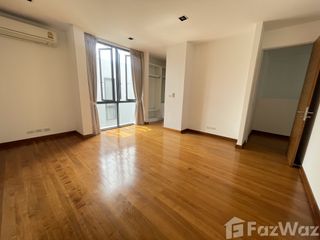 For rent 4 Beds house in Khlong Toei, Bangkok