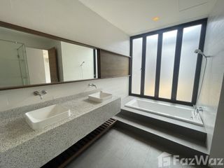 For rent 4 Beds house in Khlong Toei, Bangkok