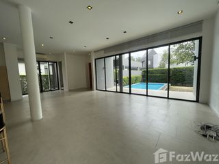 For rent 4 Beds house in Khlong Toei, Bangkok