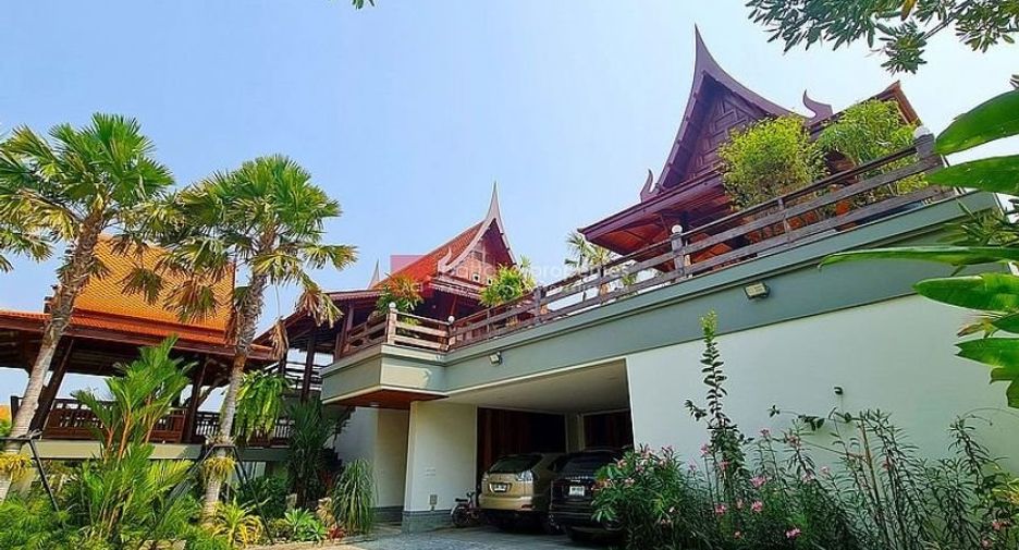 For rent 4 bedrooms house in Bang Lamung, Chonburi