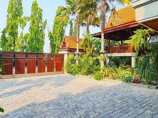 À louer 4 chambres maison à Bang Lamung, Chonburi