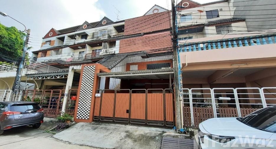 For rent 5 bed townhouse in Suan Luang, Bangkok