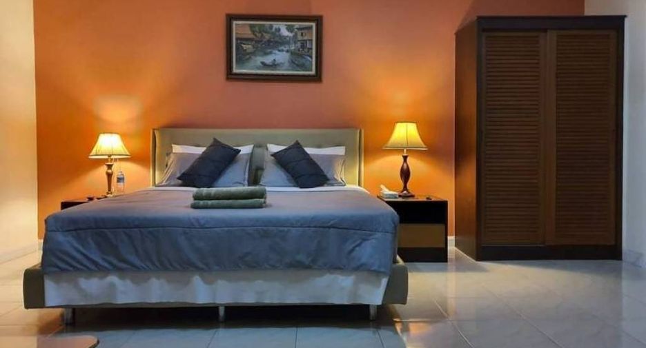 For sale 16 bed hotel in Sikhio, Nakhon Ratchasima