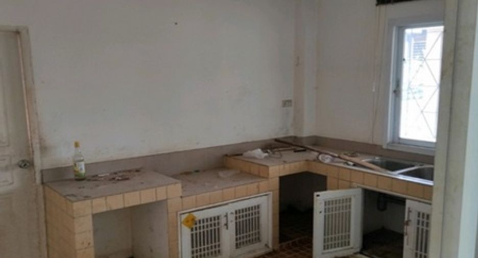 For sale 3 bedrooms house in Mueang Sakon Nakhon, Sakon Nakhon