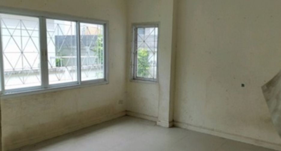 For sale 3 bedrooms house in Mueang Sakon Nakhon, Sakon Nakhon