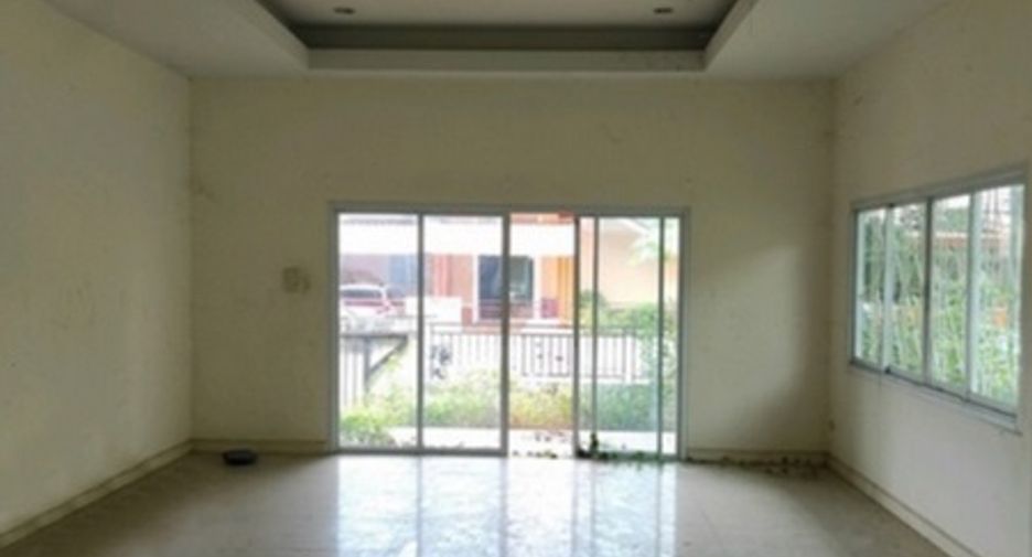 For sale 3 bedrooms house in Mueang Sakon Nakhon, Sakon Nakhon
