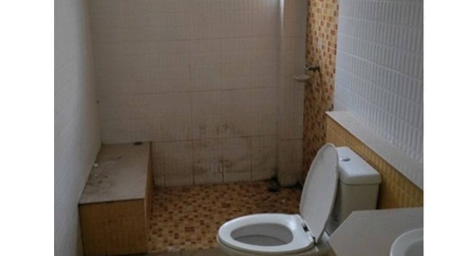 For sale 3 bedrooms house in Mueang Sakon Nakhon, Sakon Nakhon
