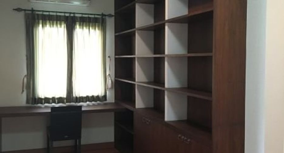 For rent 3 bedrooms house in Bang Kapi, Bangkok