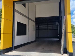 For sale warehouse in Krathum Baen, Samut Sakhon
