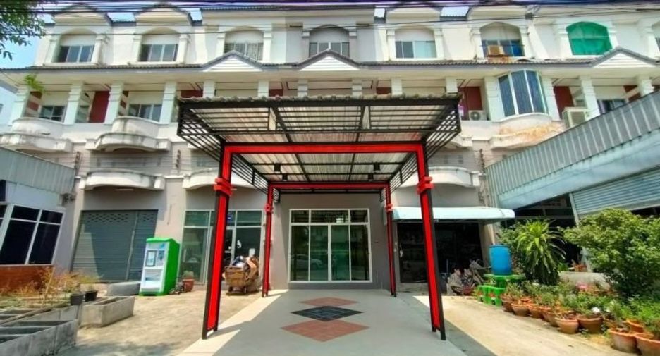 For sale 4 bed retail Space in Nong Chok, Bangkok