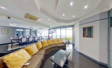 For sale 3 bed condo in Yan Nawa, Bangkok