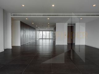 For sale 4 Beds house in Pathum Wan, Bangkok