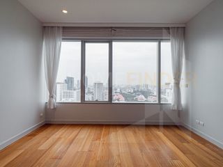 For sale 4 Beds house in Pathum Wan, Bangkok