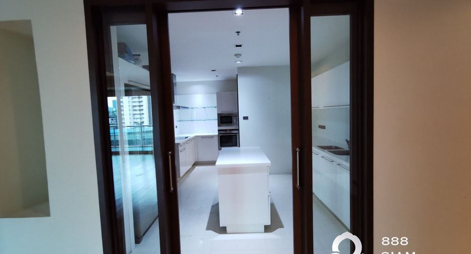 For rent and for sale 4 bedrooms condo in Khlong Toei, Bangkok