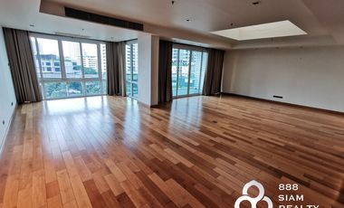 Condo en alquiler y en venta de 4 habitaciones en Khlong Toei, Bangkok