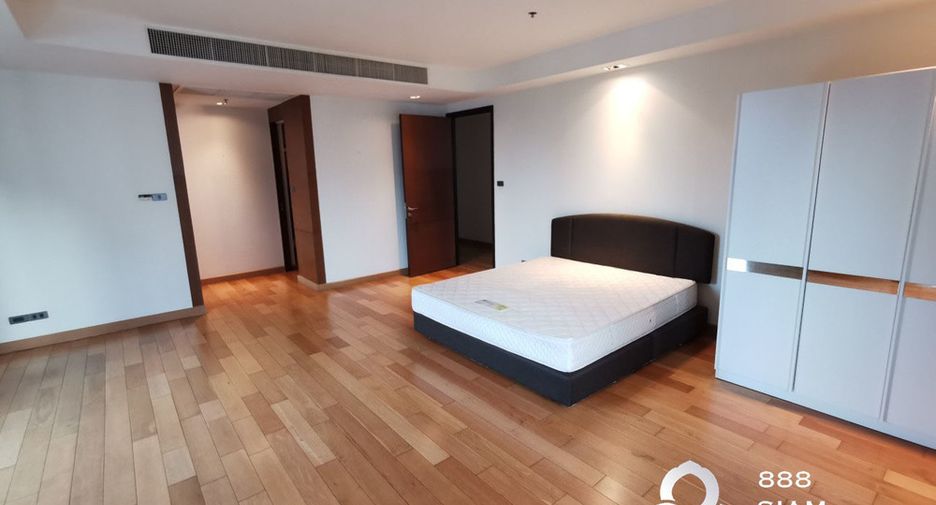 For rent and for sale 4 bedrooms condo in Khlong Toei, Bangkok