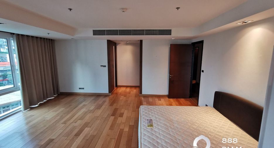 For rent and for sale 4 bedrooms condo in Khlong Toei, Bangkok