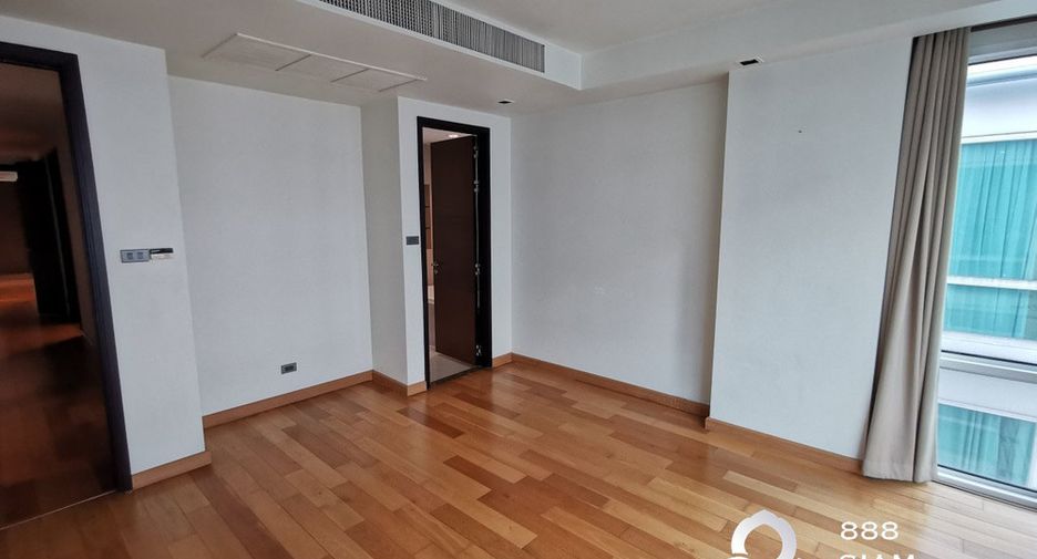 For rent and for sale 4 bedrooms condo in Khlong Toei, Bangkok