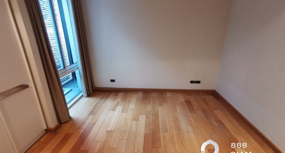 For rent and for sale 4 bedrooms condo in Khlong Toei, Bangkok