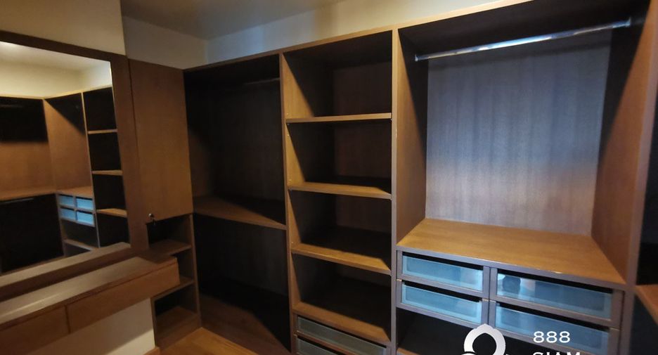 For rent and for sale 4 bedrooms condo in Khlong Toei, Bangkok
