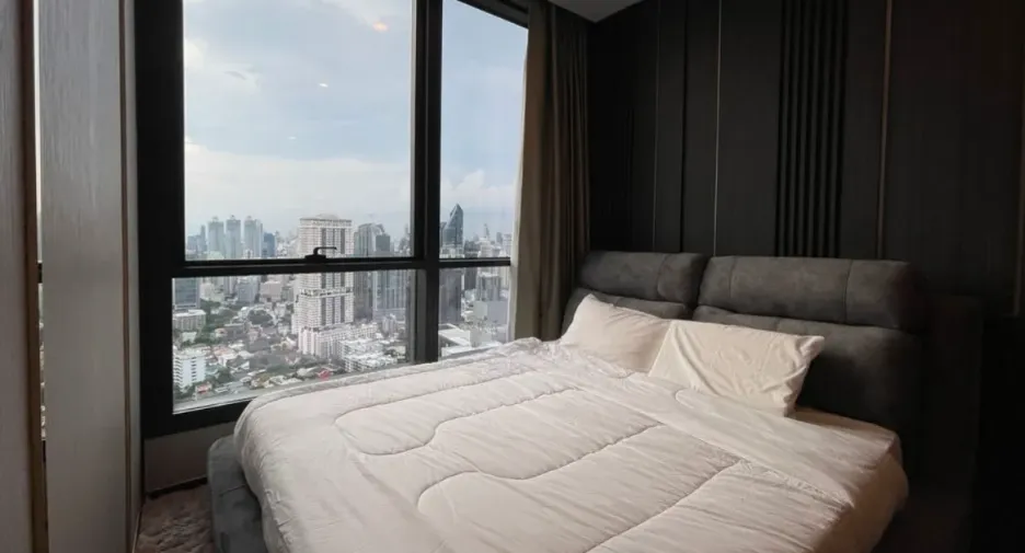 For sale 1 bed condo in Khlong Toei, Bangkok