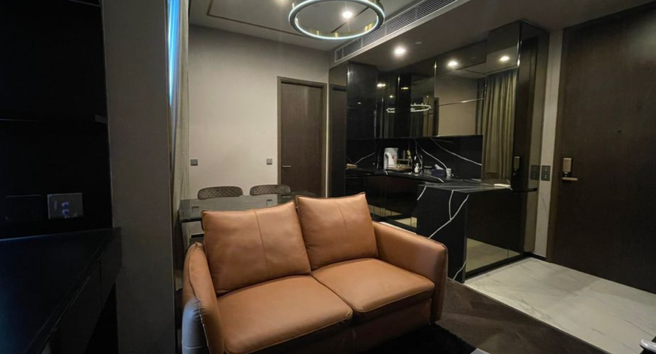 For sale 1 bed condo in Khlong Toei, Bangkok