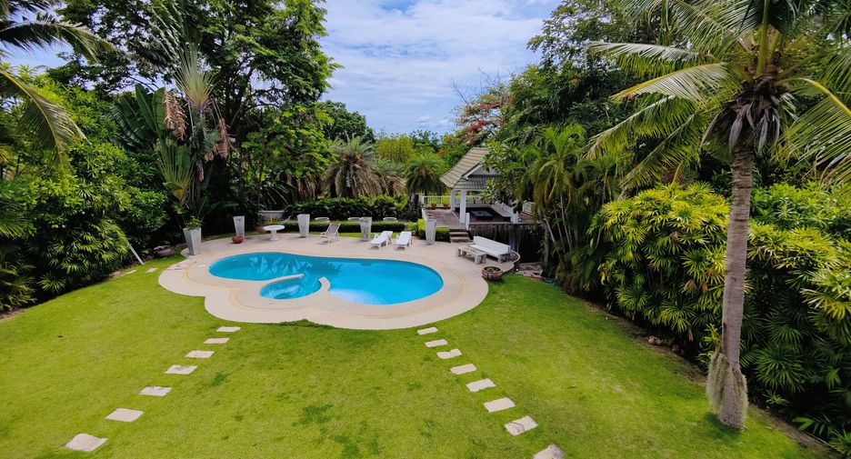 For sale 7 bed villa in Cha Am, Phetchaburi