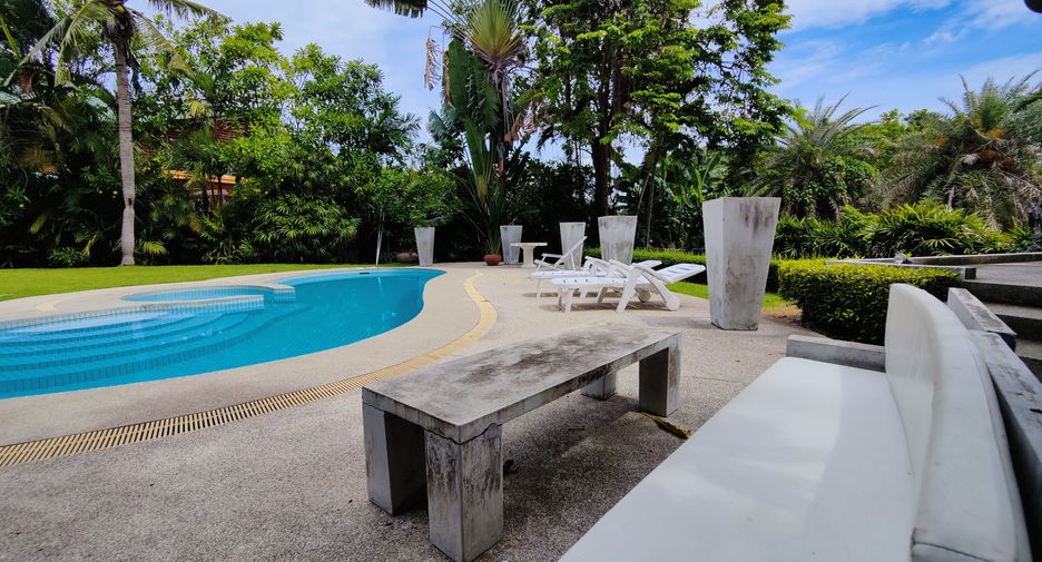 For sale 7 bed villa in Cha Am, Phetchaburi