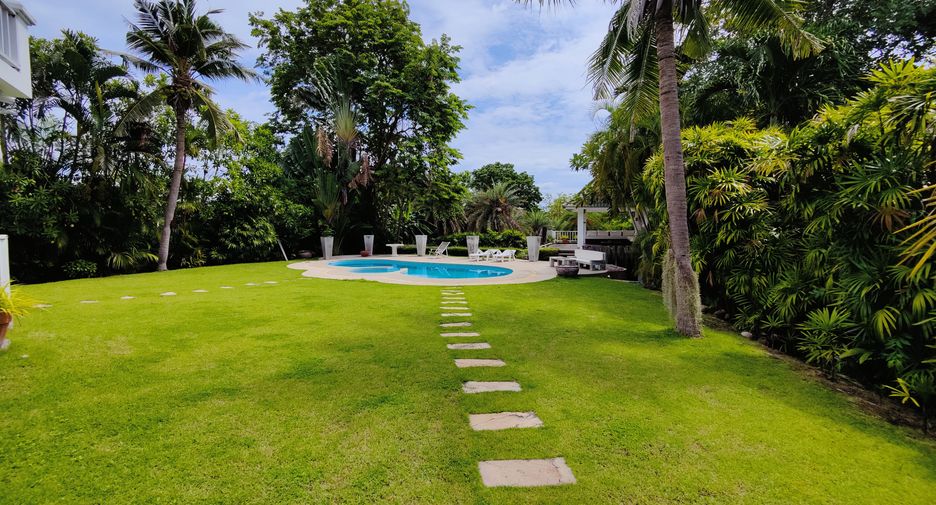 For sale 7 bed villa in Cha Am, Phetchaburi