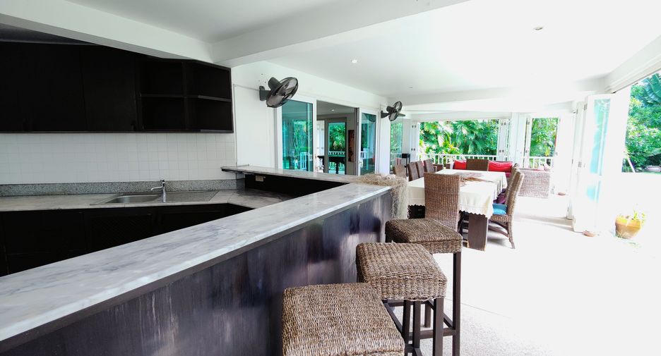 For sale 7 bed villa in Cha Am, Phetchaburi