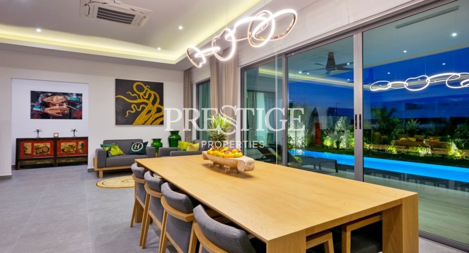 For sale 4 bedrooms house in East Pattaya, Pattaya
