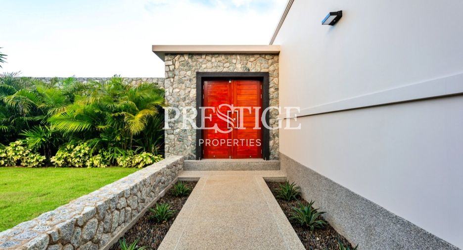 For sale 4 bedrooms house in East Pattaya, Pattaya