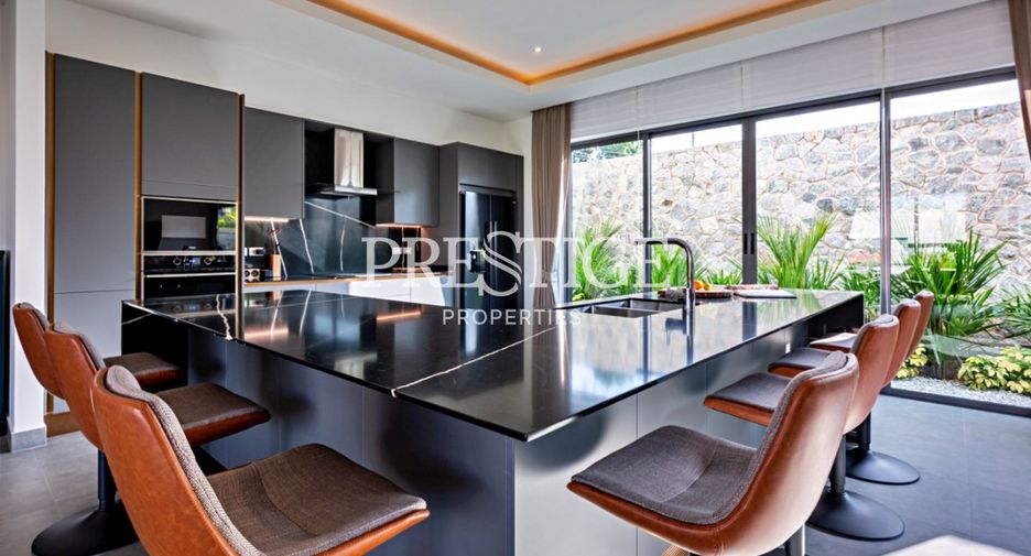 For sale 4 bedrooms house in East Pattaya, Pattaya
