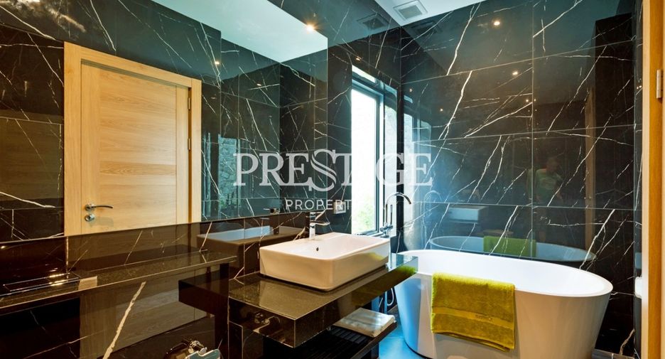 For sale 4 bedrooms house in East Pattaya, Pattaya