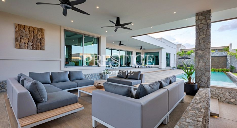 For sale 4 bedrooms house in East Pattaya, Pattaya