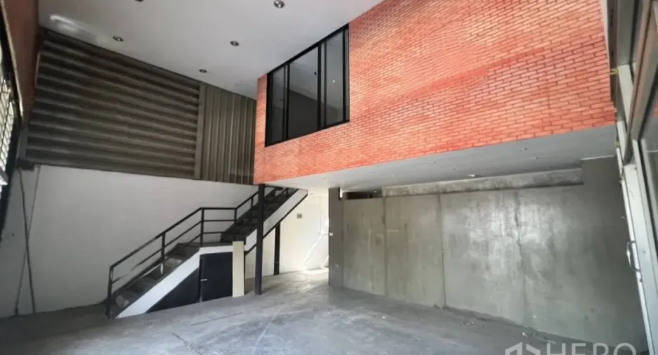 For rent warehouse in Suan Luang, Bangkok
