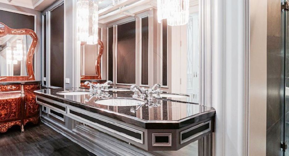 Condo en venta de 3 habitaciones en Khlong Toei, Bangkok